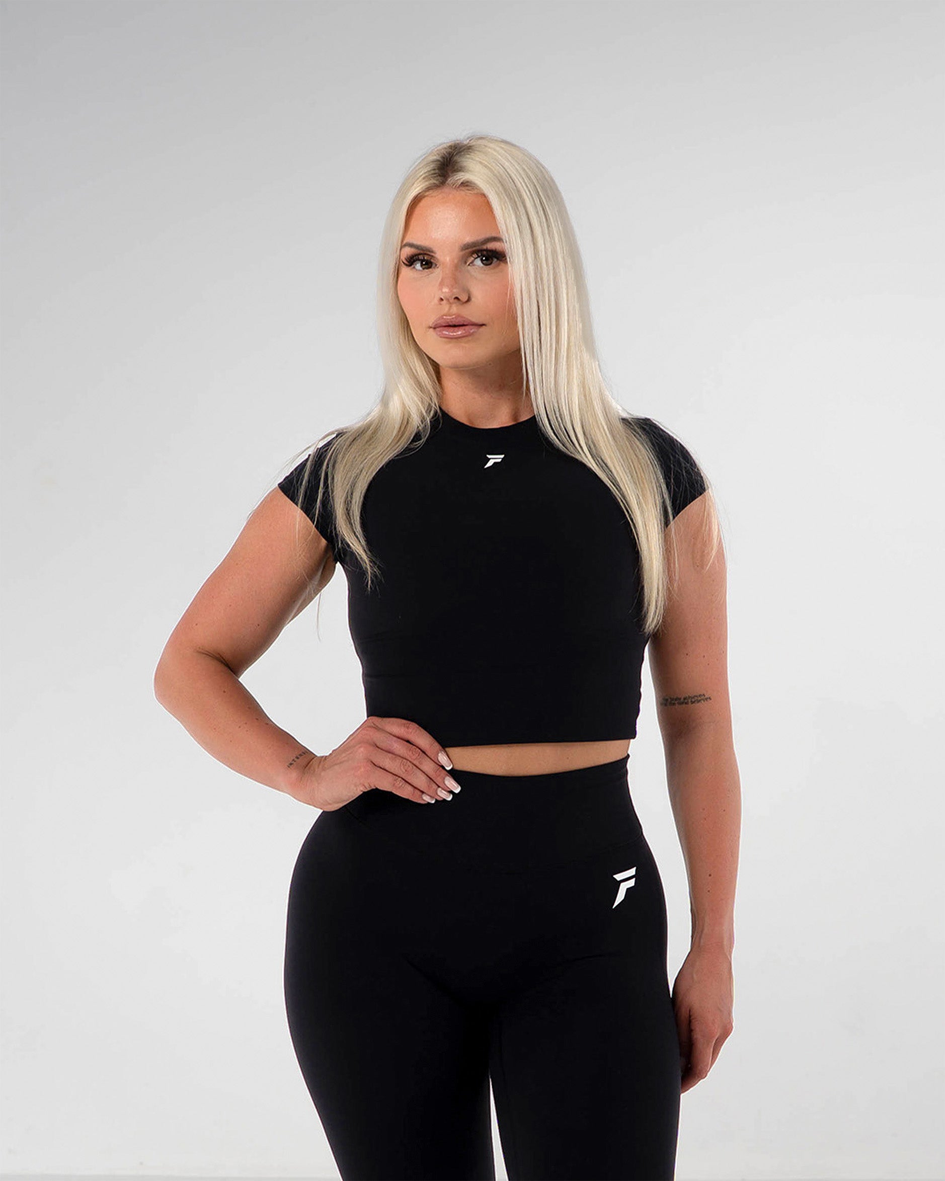 Sculpt Croptop Shirt Zwart