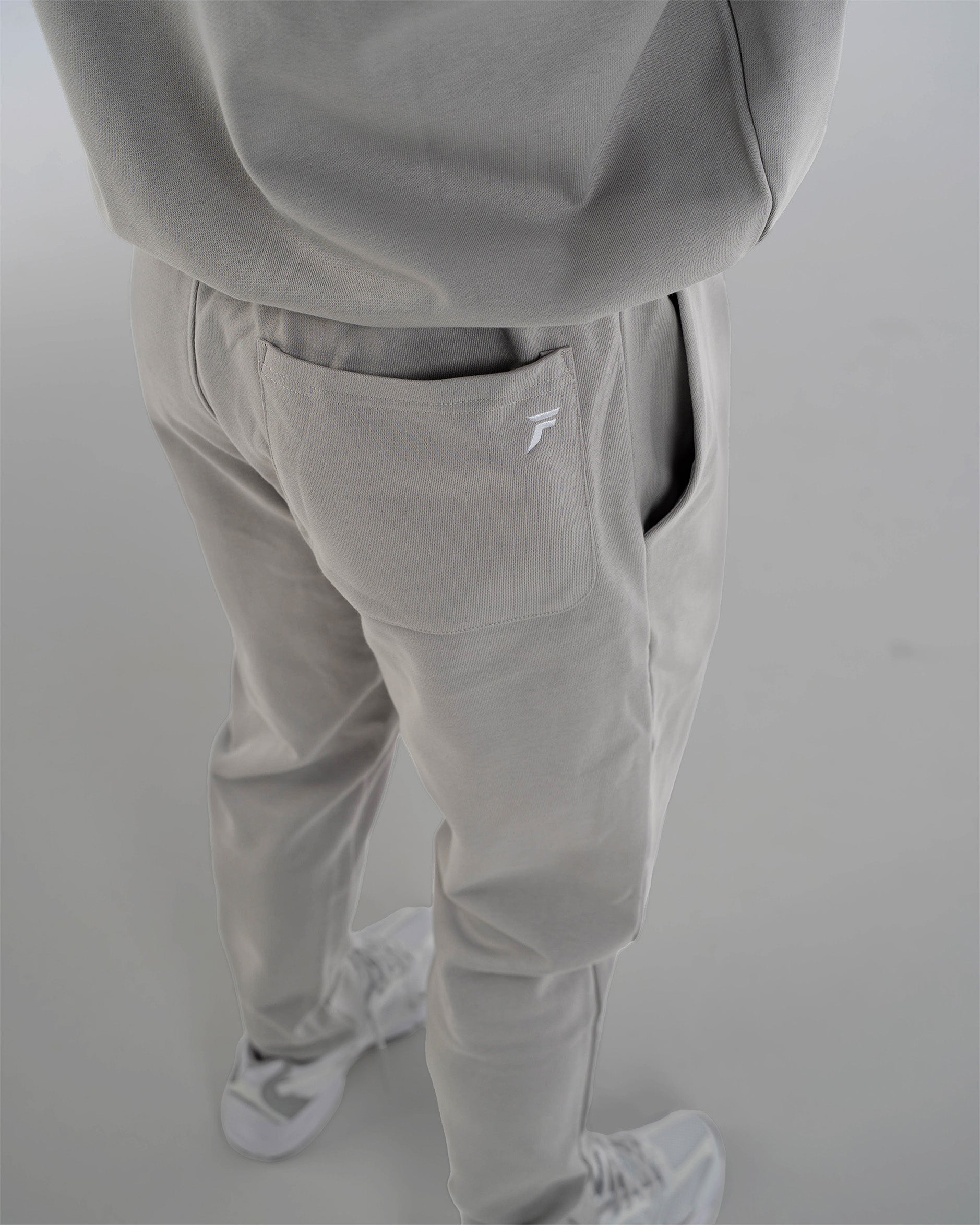 Essential Jogger Grijs