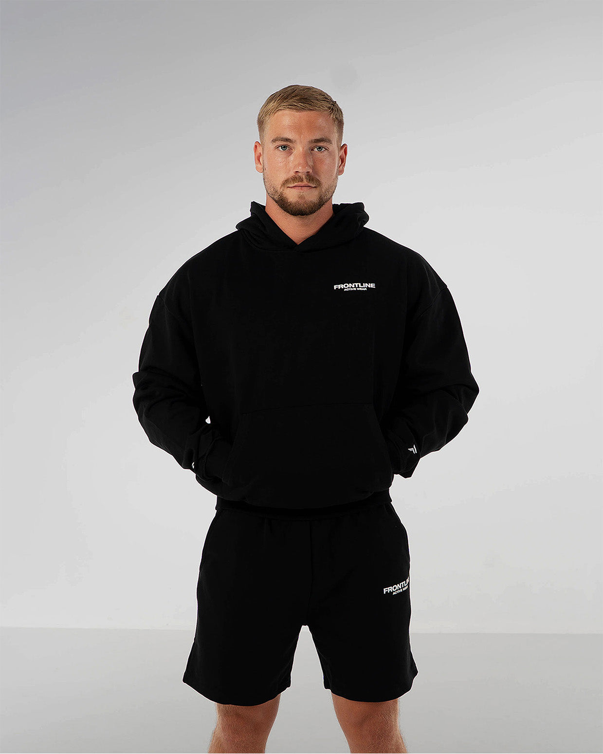 Essential Hoodie Zwart