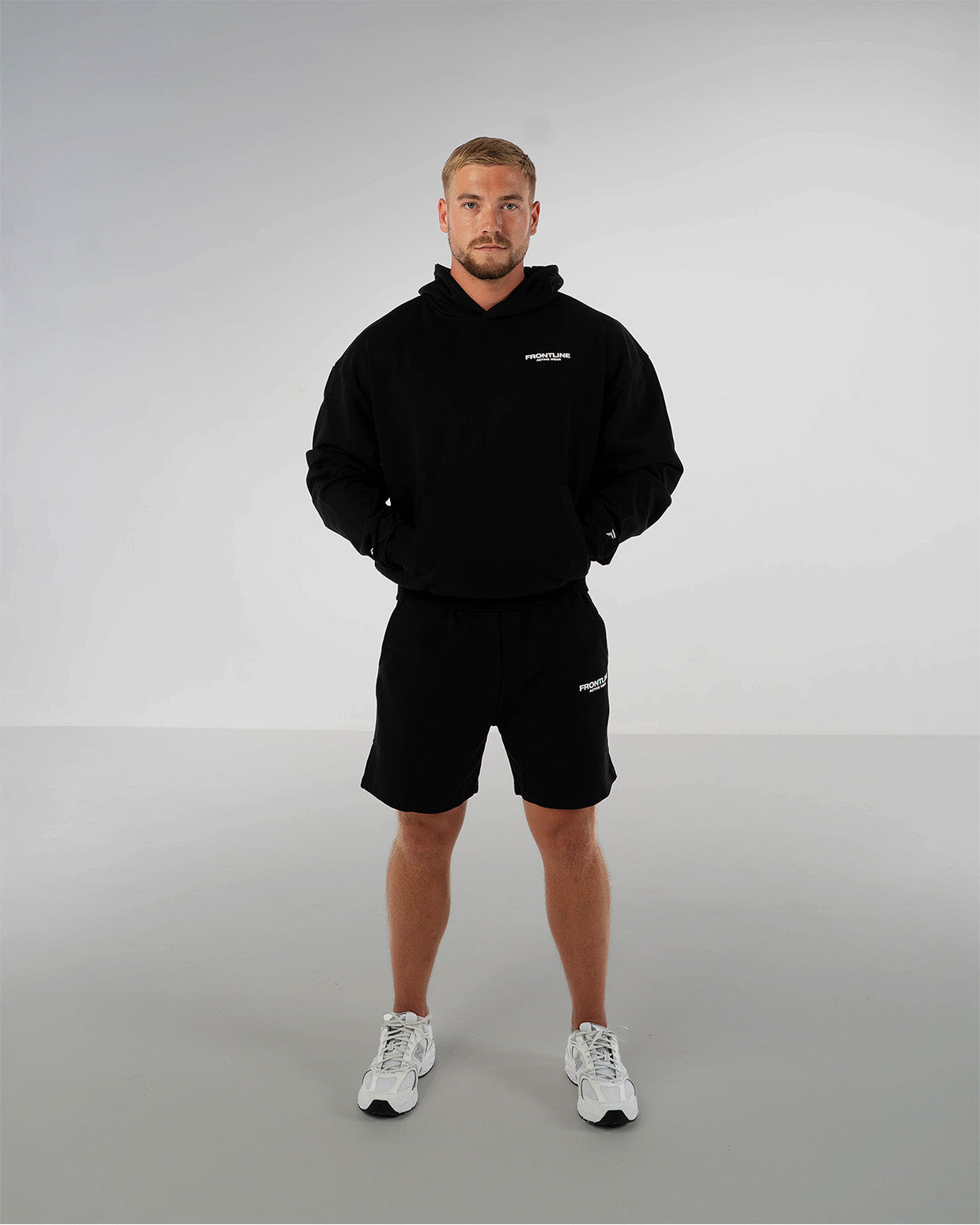 Essential Hoodie Zwart