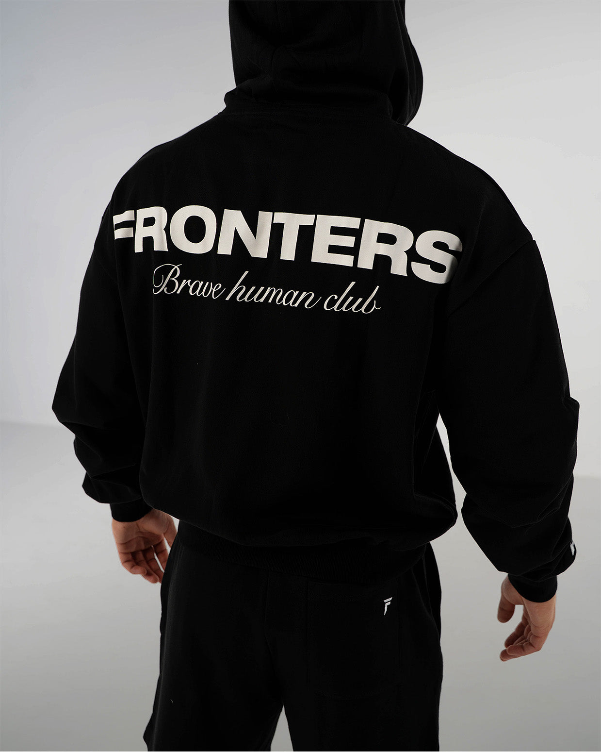 Essential Hoodie Zwart