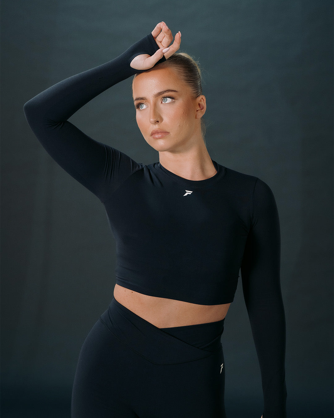 Vital Long Sleeve Crop Top Black