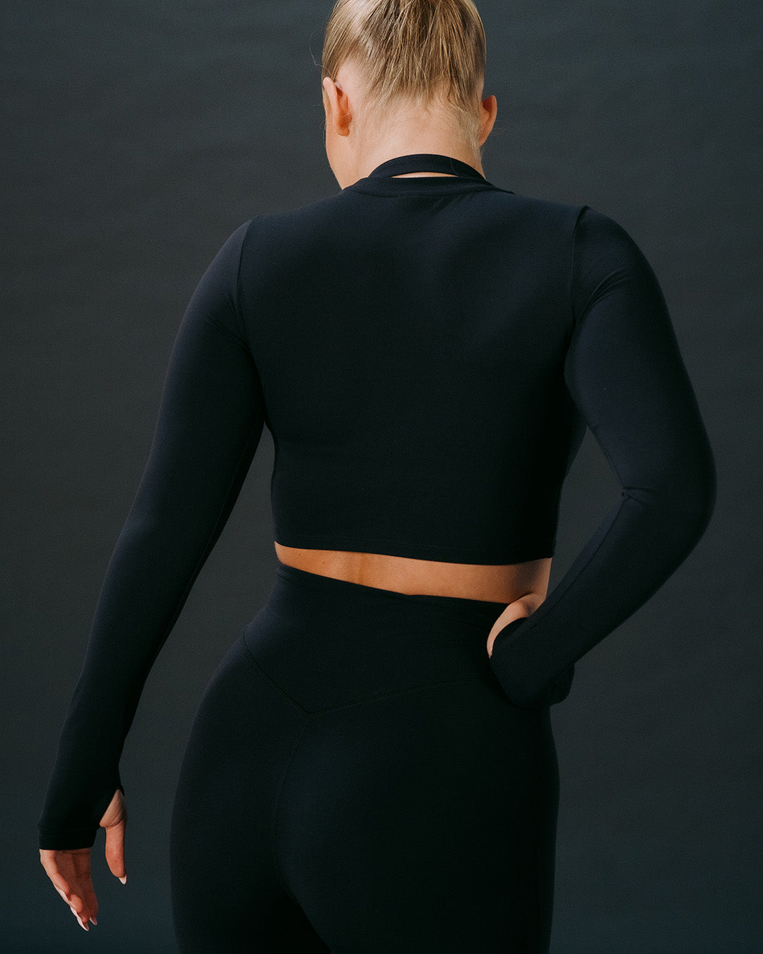Vital Long Sleeve Crop Top Black